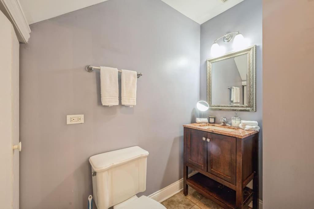 Lovely 2 Bed 3 Miles From Dt W Free Parking Chicago Exteriör bild