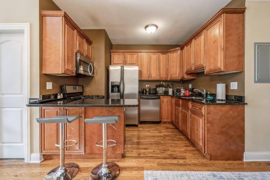 Lovely 2 Bed 3 Miles From Dt W Free Parking Chicago Exteriör bild